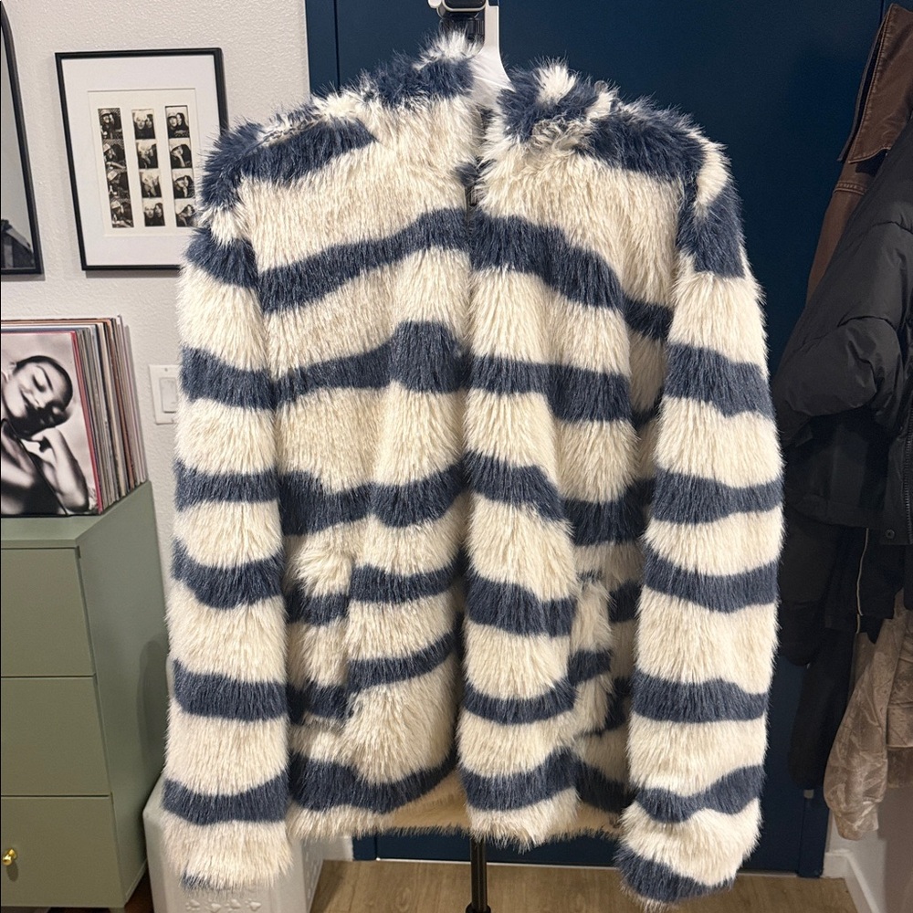 Forever 21 White and Blue Striped Faux Fur Jacket